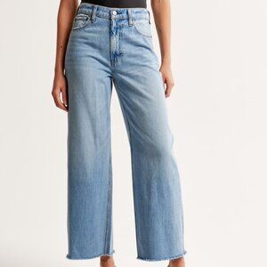 ABERCROMBIE High Rise Cropped Wide Leg Jean - 26 SHORT